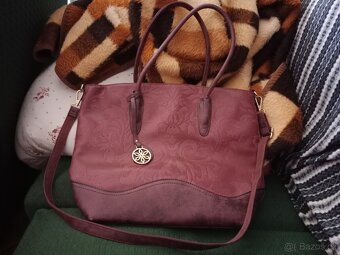 Č.1 červená kabelka - 2