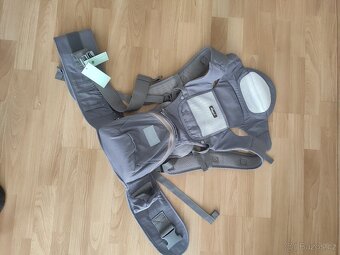 Ergonomické dětské nosítko s hip-sedadlem - 2