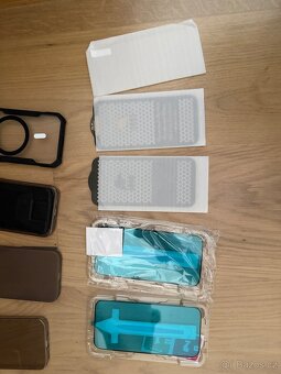 Obaly + skla iPhone 15 Pro - 2