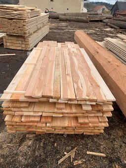 Tříděná modřínová prkna - 2