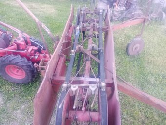 Obraceč sena na MF 70 - 2