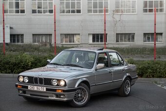 BMW E30 320i - 2