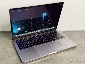 MacBook Pro 13'' 2017 / i5 / 8GB / 256GB SSD / Space Gray - 2