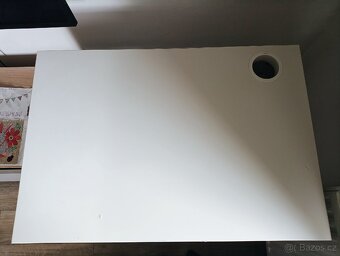 Psací stůl IKEA MICKE - 2