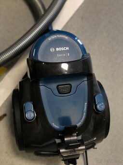 Vysavač Bosch - 2