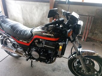 Honda VF 750 s - 2