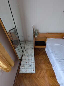 Ložnicová sestava nábytku. - 2
