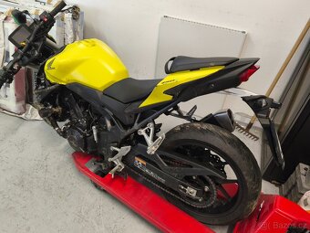 Honda CB750 Hornet 2024 havarovaný - 2