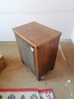 Šlapací šicí stroj Lada - 2