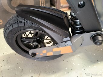 Kukirin G2 800 W 15 Ah 2025 - ZARUKA - 0 Kilometrov - 2