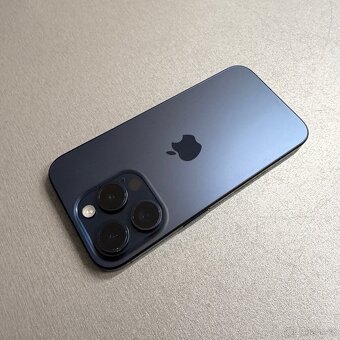 iPhone 15 Pro 128GB modrý titan, pěkný stav, rok záruka - 2