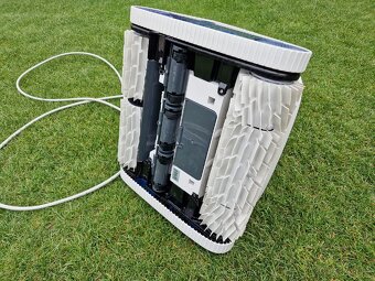 Automatický bazénový vysavač POWER Blue 4.0 na stěny i dno - 2