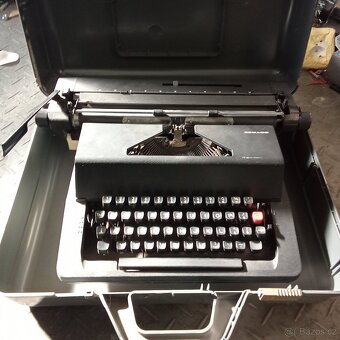 Psací stroj Remagg v plast. kufru - 2