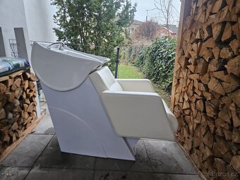 Kadeřnický mycí box - 2