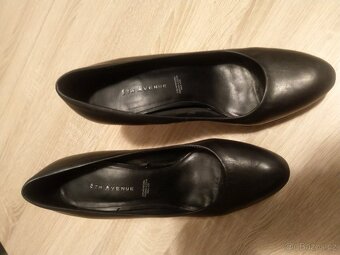 DÁMSKÉ ČERNÉ KOŽENÉ LODIČKY vel.40 - 2