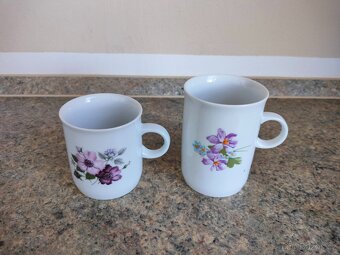 Dva hrníčky na kávu a čaj, - 2