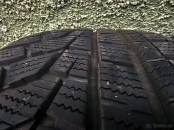 Pneumatiky pneu  R19 zimní Hankook 2ks 235/50 - 2