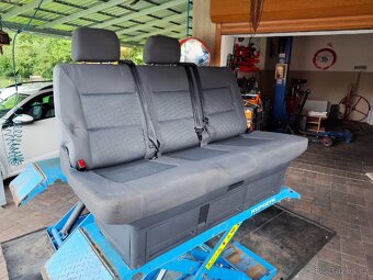 Třetí řada sedačky Multivan T5 - 2