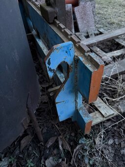 Paletové vidle + věž - 2