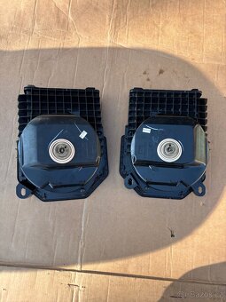 BMW E90 subwoofery pod sedačky L+P originál - 2