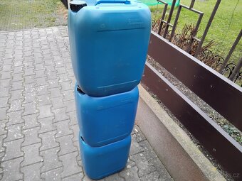 Plastový kanystr 35 l - 2