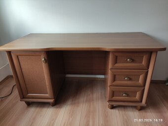 Kancelářský stůl - 2