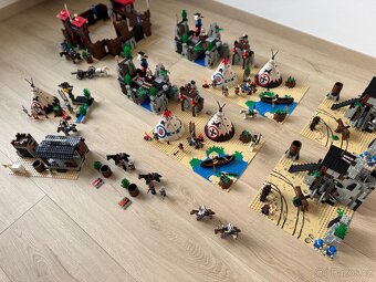 LEGO Western, Indiáni, Kovbojové - 2
