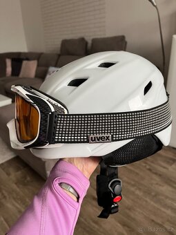 Lyžařská helma Uvex s brýlemi - 2