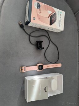 Fitbit Versa 2 Hodinky - 2