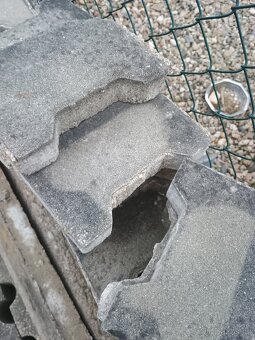 Zamkova dlazba 4cm Íčko - 2