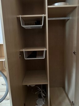 Šatní skříň - 2