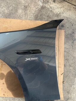 Bmw e61 facelift - levý blatník PLATINBGRAU - 2