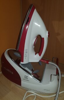 ŽEHLIČKA Electrolux - parní stanice : NOVÁ - 2