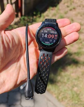 GARMIN VIVOACTIVE 4S - 2