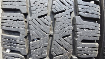 Zimní pneu 215/65/16c Michelin - 2