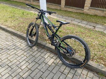 Downhill kolo THE UNCHAINED ROSE - 2