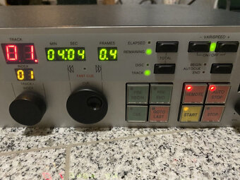 Barco EMT 982 High-End 19 profesionální vysílací CD přehráva - 2