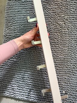 IKEA TJUSIG Věšák na dveře/stěnu, bílý, 60 cm - 2