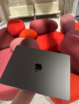 APPLE MACBOOK AIR 13.6” 2024 M3/256GB/8GB/BATERIE 100% - 2