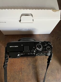 Fujifilm GFX50r + krabice - 2