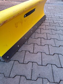 Pastová radlice SHARK s kovovým hrotem + univerzální adaptér - 2