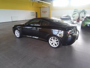Coupe 2.0i FX, Najeto 70 tis.km, Top stav - 2