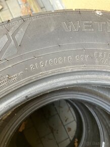Pneu 215/60 R16 - 2