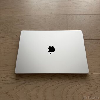 NOVÝ APPLE MACBOOK PRO 16” 2024 M3PRO (12core)/512GB/18GB - 2