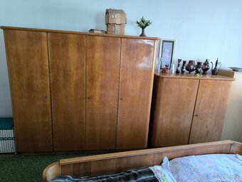 Ložnice z masivu vyrobená cca 1940 - 2