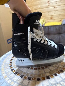 Dámské/Juniorské brusle CROWNED NODIN – EUR 38 (24.7 cm) - 2