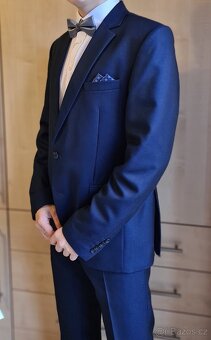 Kvalitní pánský / chlapecký oblek - 2
