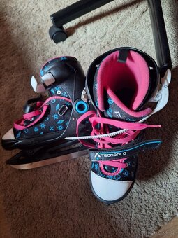 Prodám dámské brusle vel. 37-40 - 2