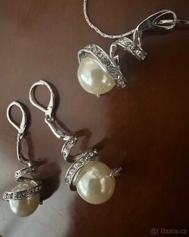 Náušnice a přívěsek s řetízkem - 2