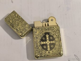 Zapalovač Chief. - 2